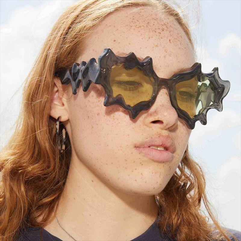 Niche Ice Ribbed Exaggerated Sunglasses Avant-garde Spicy Girl Transparent Crystal Clear Jelly Colored Instagram Sunglasses