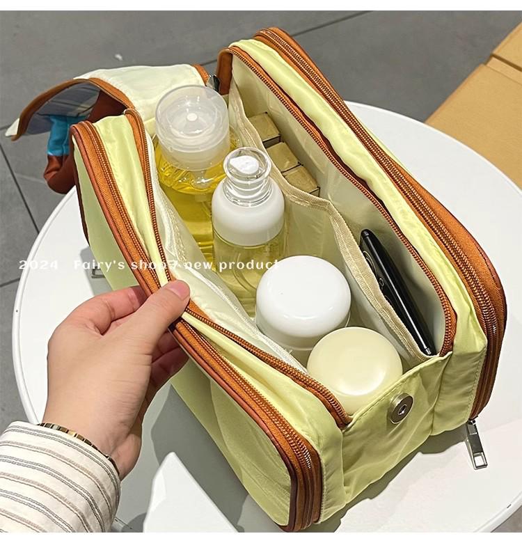 High-End Travel Makeup & Toiletry Bag with Colorblock Design - Large Capacity and Portable