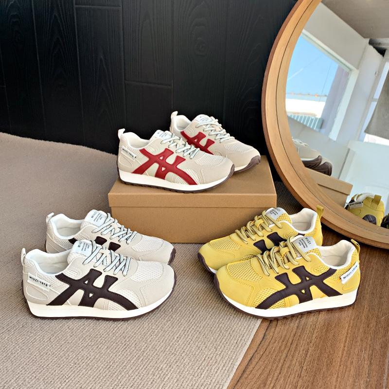 Soft leather German training shoes women's 2025 spring new Korean version versatile round head lace-up flat bottom non-slip casual Forrest Gump shoes