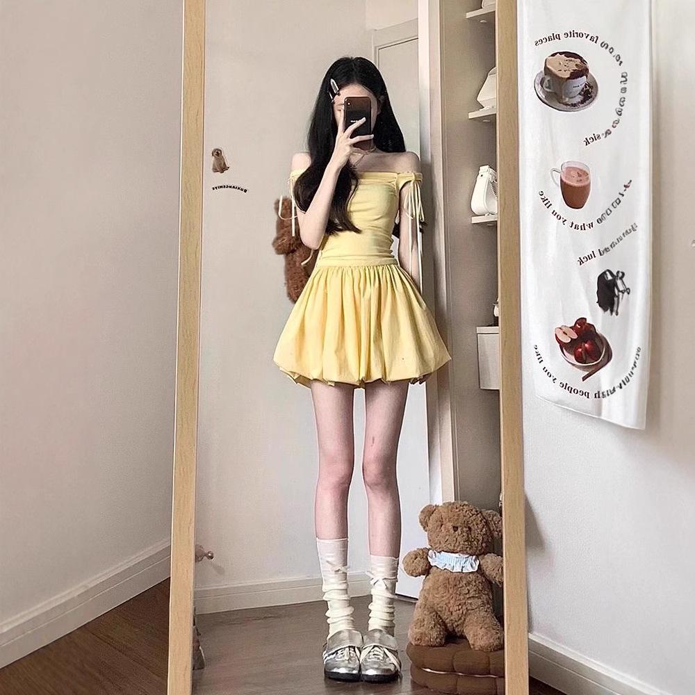 Francouzské žluté přiléhavé tílkové šaty s nadýchanou sukní - Dámský letní niche design