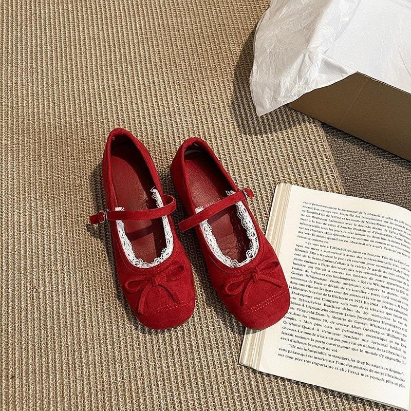 

The inner height is increased gently, the fairy style is versatile, the spring and summer soft-soled retro Mary Jane shallow mouth single shoes have 35