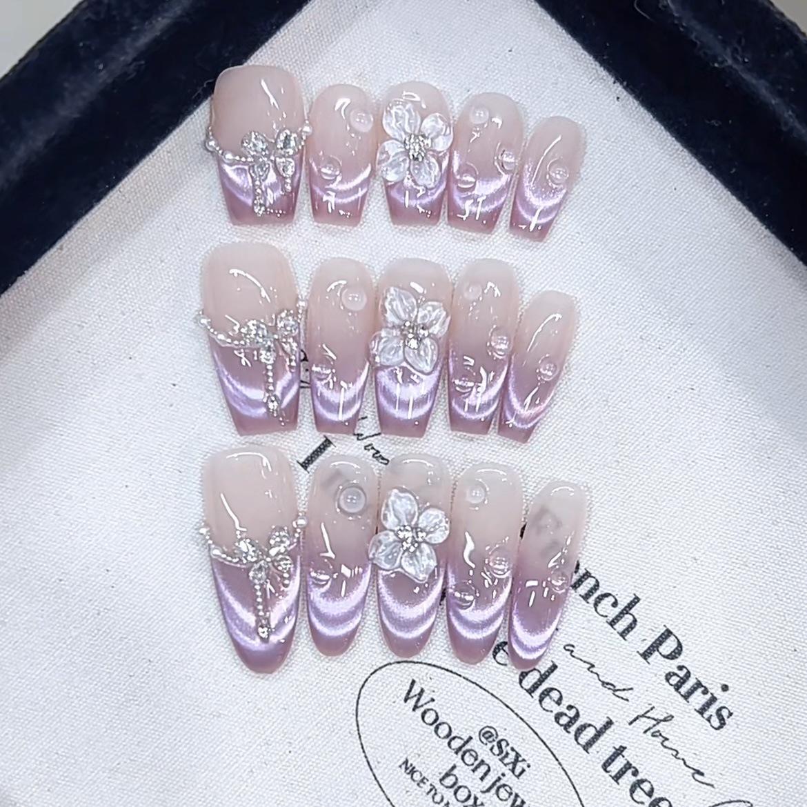 

Чистое ношение на руках Аргентина Летний новый стиль Фиолетовый Ледяной цветок Циркон Ручная резьба Кошачий глаз Патч для нейл-арта Large L