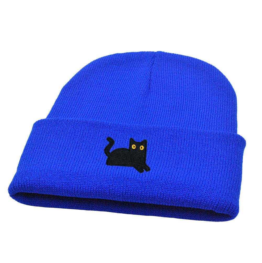 Autumn and winter warm knitted pullover hat for men and women, cute black cat pattern embroidered yarn beanie hat