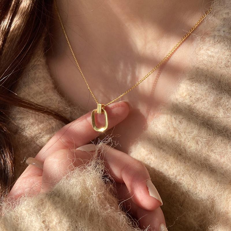 Elegant Minimalist Hollow Choker Necklace - Trendy Cool-Style Chain for Women