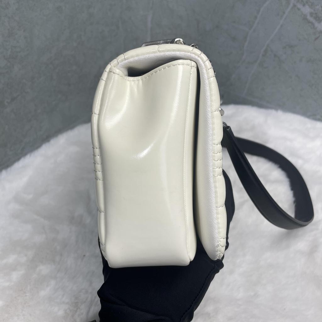 [Pre-Owned] Lola Bag TB Logo Black Horseferry Print Metal Chain Lambskin Small Shoulder Crossbody - Good #1YT8WQ5