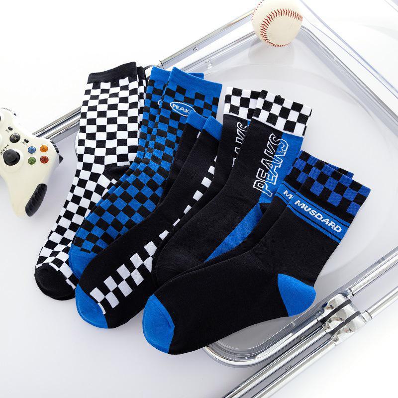 Trendige japanische Kontrast-Schachbrett-Plaid-Mittelrohrsocken für Herren & Damen - Herbst/Winter Blau Sportlicher Stil