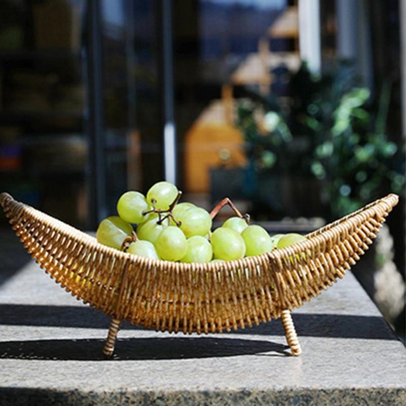 Attractive Plastic Rattan Boat Fruit Dish Elegant Boat Shape Serving Platter Rattan Plastic Holder for Fruit and Sweets
