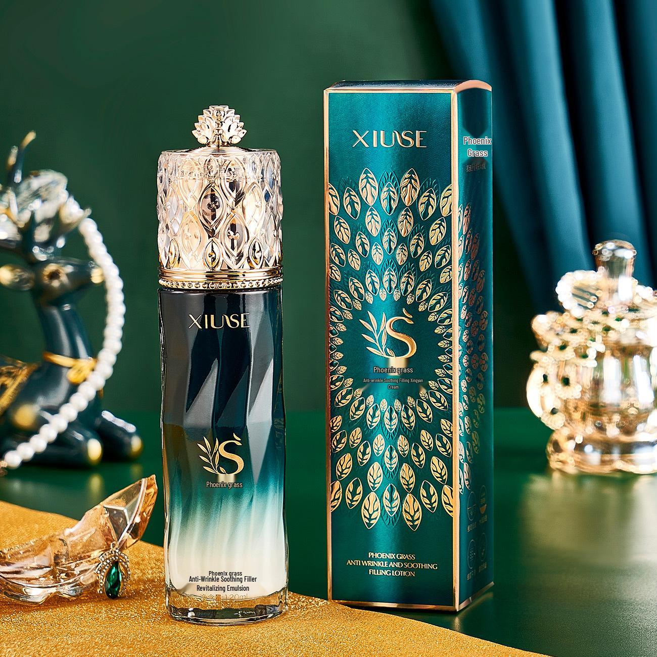 

Увлажняющий и придающий объем набор из шести средств Phoenix Skincare