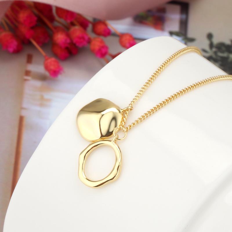 Fashion Temperament Retro Box Rope Multi-layer Oval Water Wave Pendant Collarbone Chain Women's Jewelry