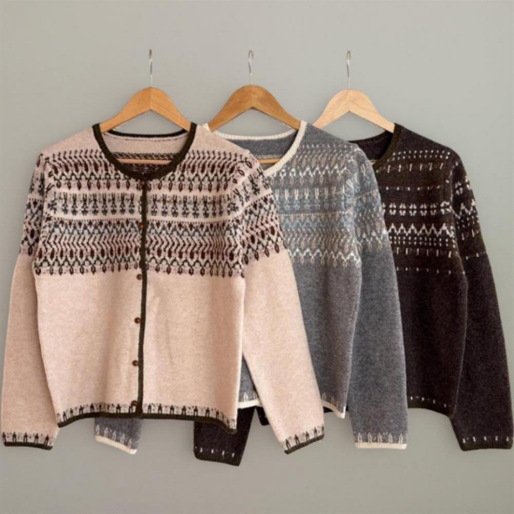 New Arrivals Open Run Women Nordic Design Button Round Neck Boucle Knit Cardigan