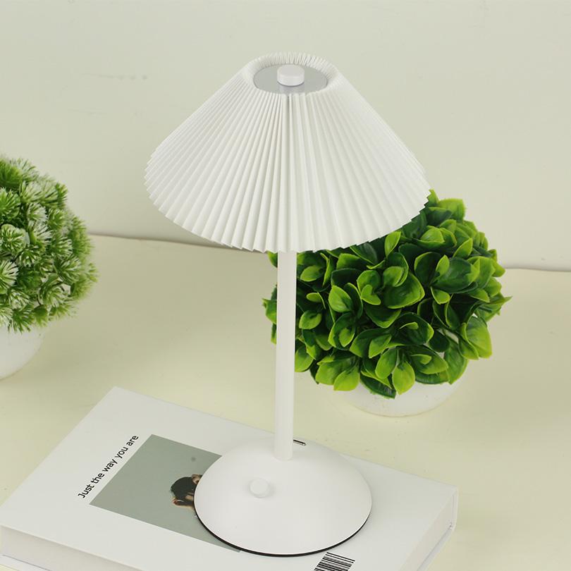 LED Table Lamp Creative Atmosphere Desk Lamp USB Rechargeable Table Lamp Vintage Bedroom Bedside Study Decorative Night Lights