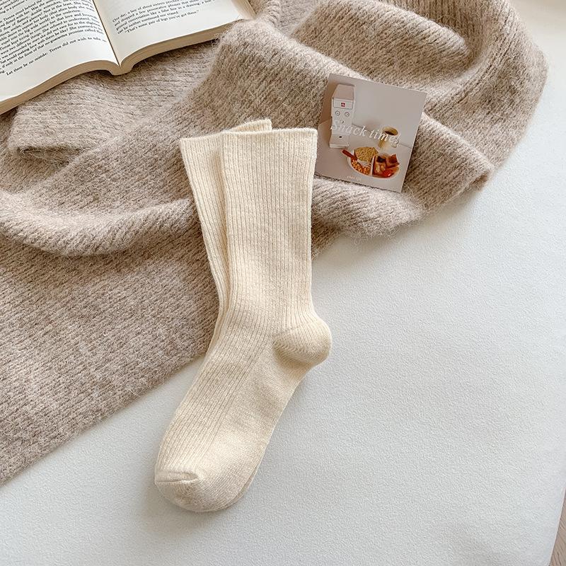 

Женские бежевые утолщенные зимние гольфы до середины икры - Теплые, холодостойкие, с широким голенищем, в японском стиле, длинные послеродовые носки One Size