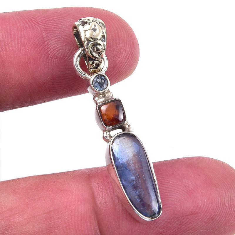 

Natural Kyanite, Garnet 925 Solid Sterling Silver Jewelry Pendant 1.50 I0M73