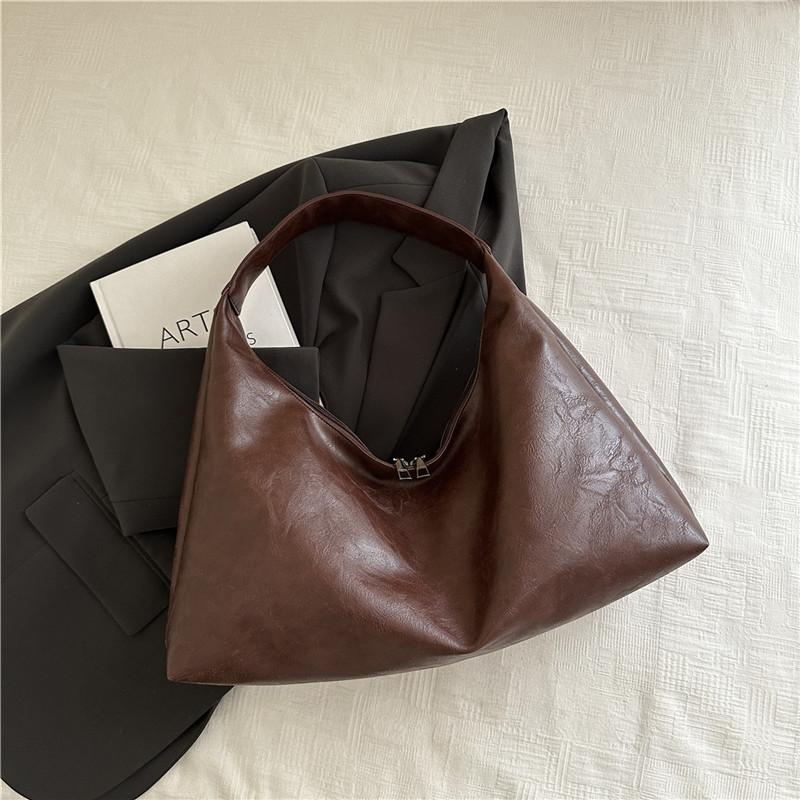 

2025 new women s bag fashion casual single armpit bag large capacity European and American trends simple commuter tote bag коричневый