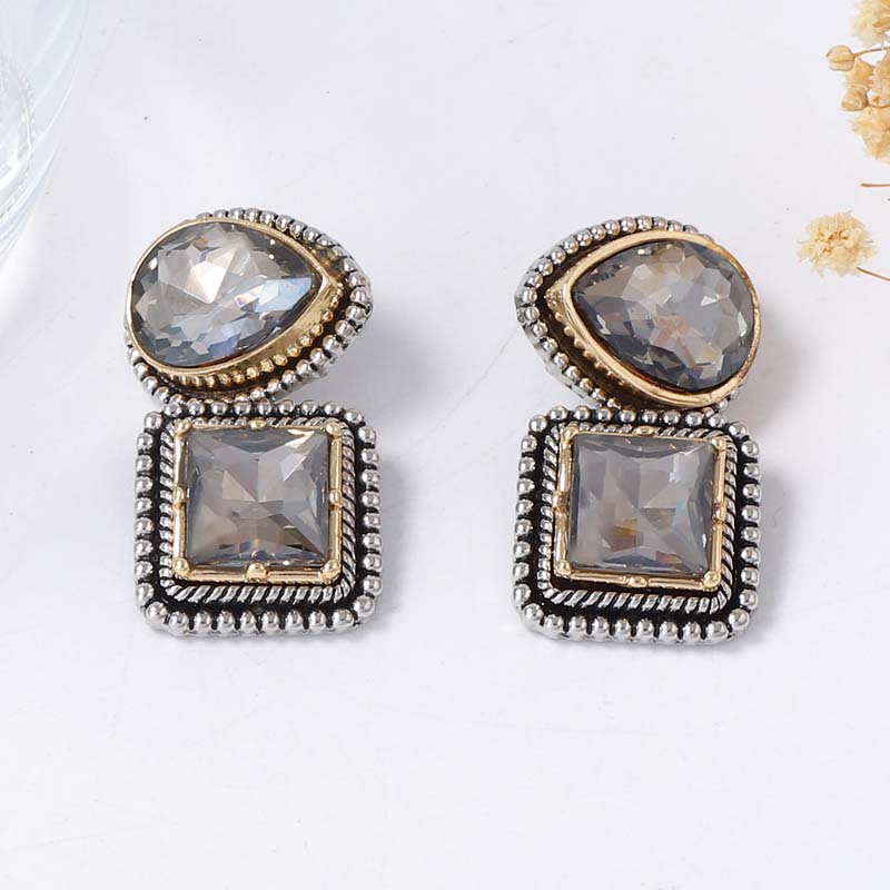 Luxury Rhinestone Square Pendant Earrings for Women Vintage Metal Irregular Geometric Statement Earrings Jewelry 2026 New