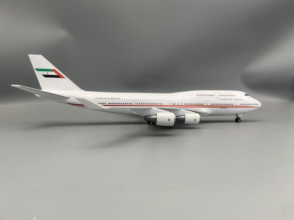 747 Model Airplane UAE Presidential Flight B747-8 Large Diecast Airplane Model Kits with Stand Display Collectible for Aviation