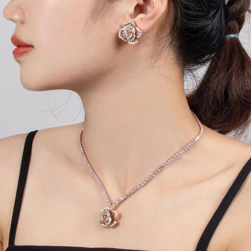 SUYU Trendy Women's Designers Light Luxury Rose Blossom Design Fashion Zircon Daily Leisure Accessories Festival Gifts