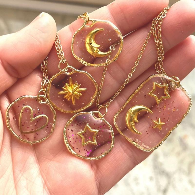 Fashionable Celestials Pendant Clavicle Chain Transparency Sun Moon Star Love Charm Necklace Accessories
