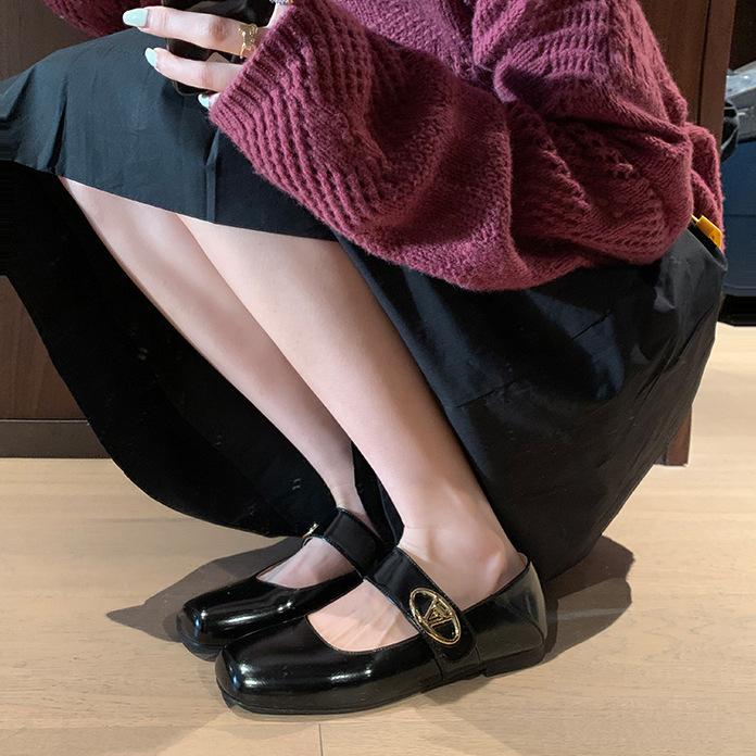 

Версия из овчины~ Французские ретро кожаные туфли квадратный носок липучка Мэри Джейн туфли женские с мелким вырезом на плоской подошве для работы 35