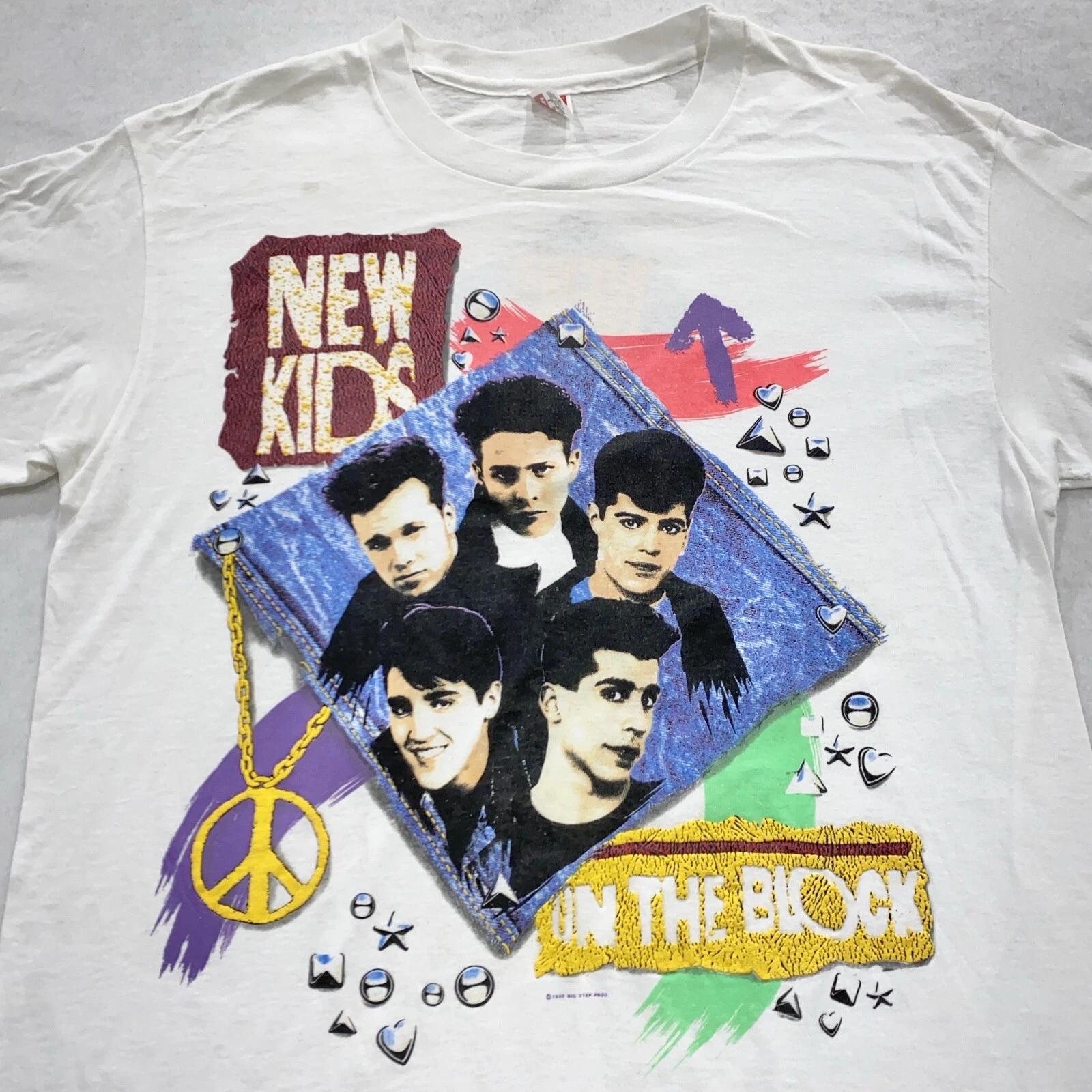

vintage 90s NEW KIDS ON THE BLOCK CONCERT T-Shirt MEDIUM/LARGE soft pop rock 80s L