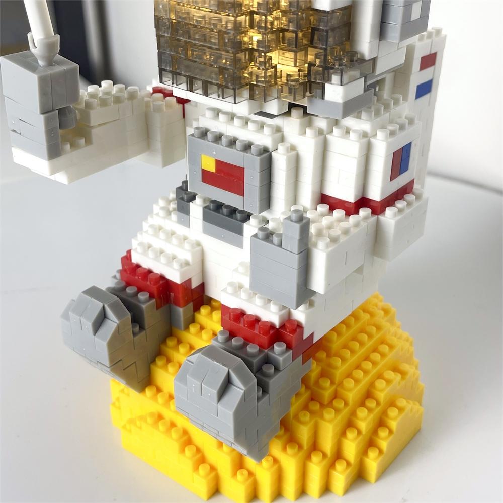 High-Quality Knew High-Quality Built High-Quality Astronaut High-Quality Series Tiny scale Compact size High-Quality Building High-Quality Blocks