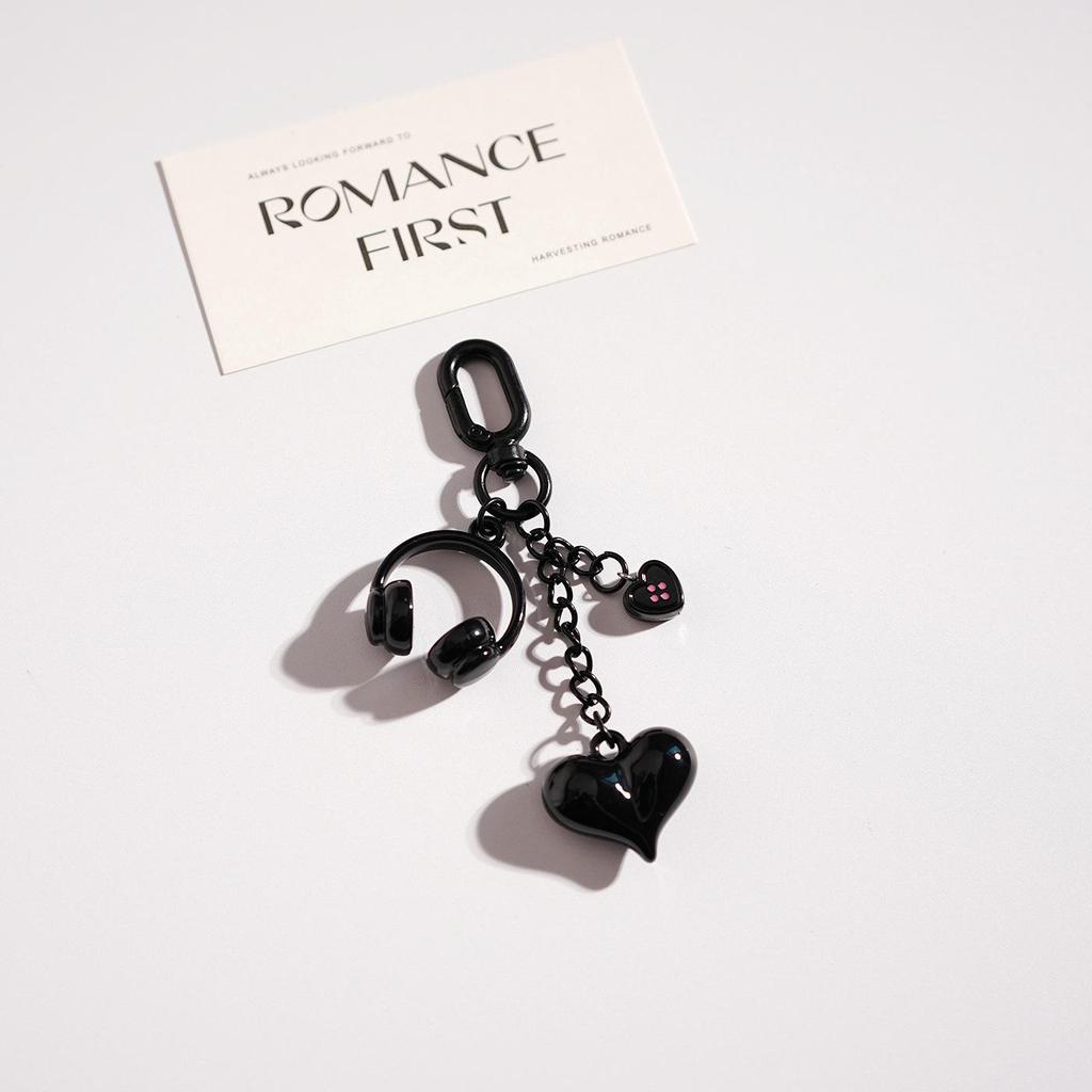 Cute Four-Leaf Clover Heart Keychain Pendant - Small Gift Car Backpack Charm