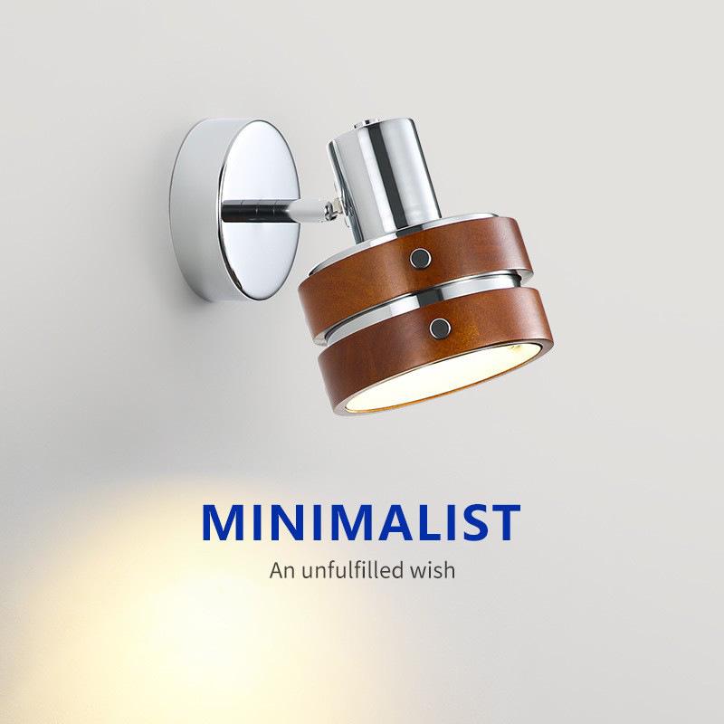 Midden-eeuwse Franse Walnoot Wandlamp: Wabi-Sabi Stijl Nachtlampje met Punk Esthetiek.