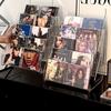 Vitrína na CD Domácí akrylový stojan na CD Albumy Úložný box na CD Úložný stojan na časopisy Albumy slavných zpěváků CD