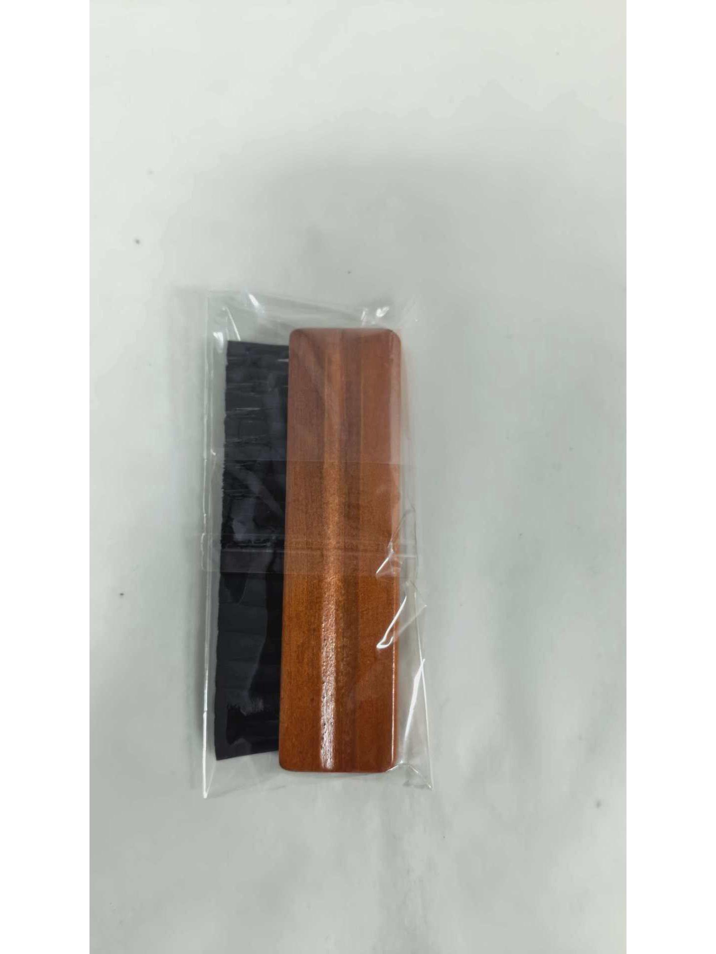 Набор антистатических щеток для чистки виниловых пластинок и игл