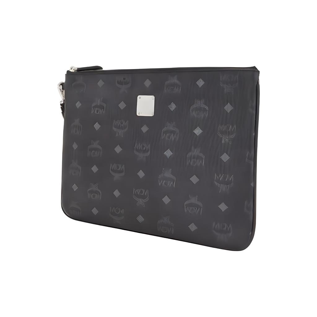 MCM Pochette Nera con Monogramma Visetos con Cinturino da Polso e Targhetta Argentata per Uso Quotidiano e Serale
