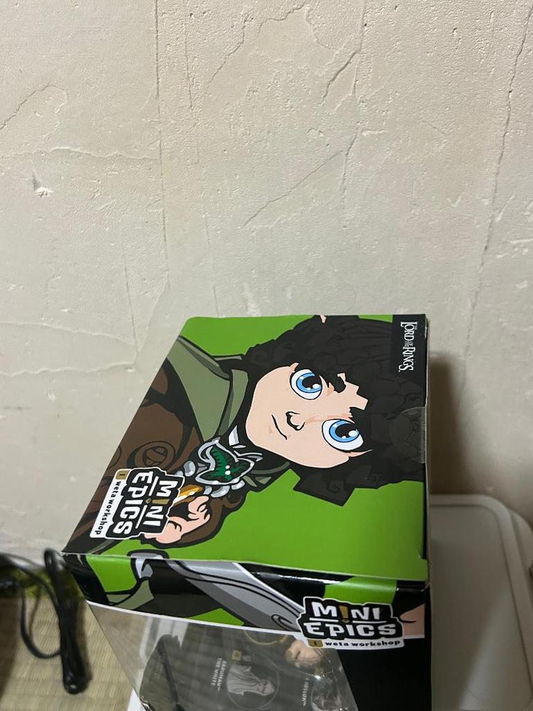 [USED] Lord of the Rings Frodo Baggins Figure