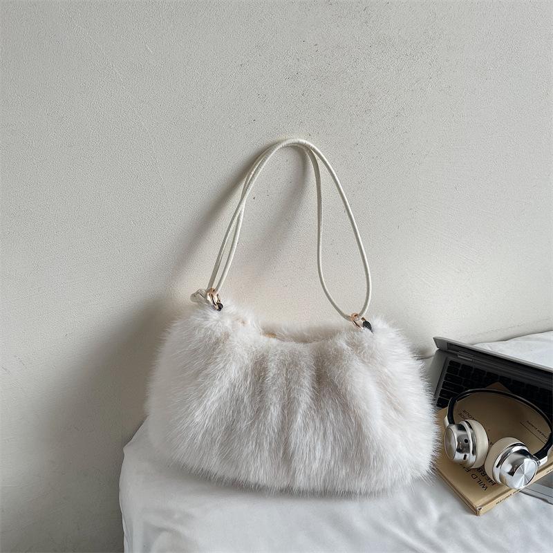 Korean Gentle Shoulder Hair Bag Women's 2025 Autumn New Large-capacity Commuter Underarm Bag Portable Plush Bag