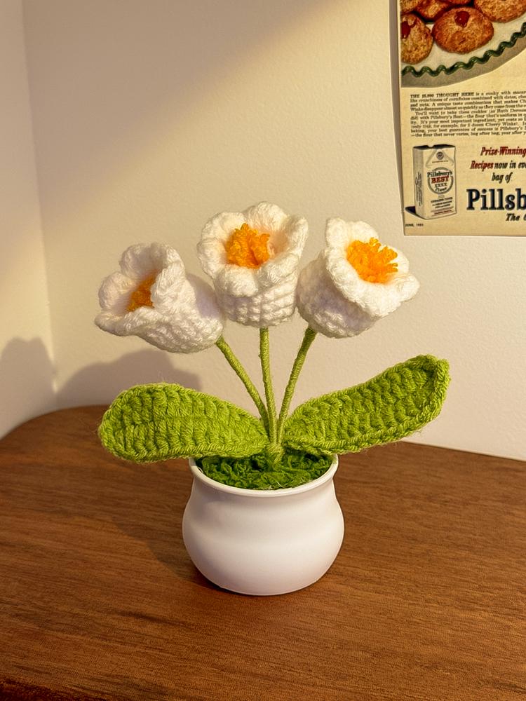 Sunflower Hand-Knitted Woolen Yarn Bouquet - Small Decorative Gift for Home