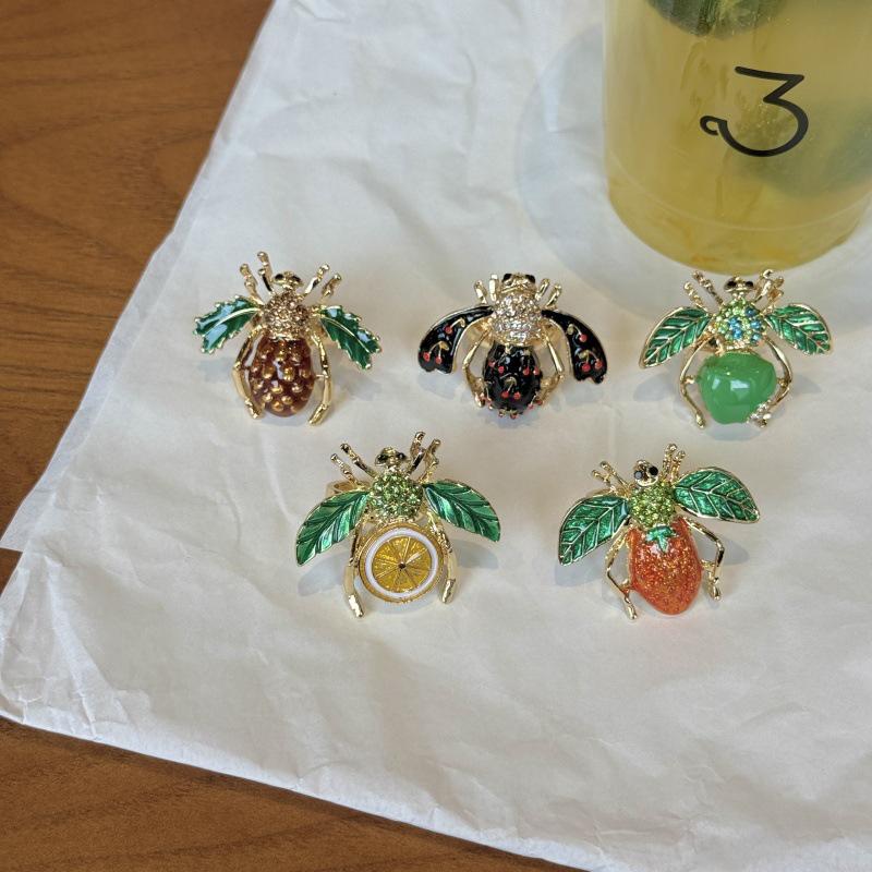 Rerto Bee Crystal Brooches For Women Enamel Rhinestone Animal Tassel Lapel Pins Men'S Suit Collar Pin Badge Accessories