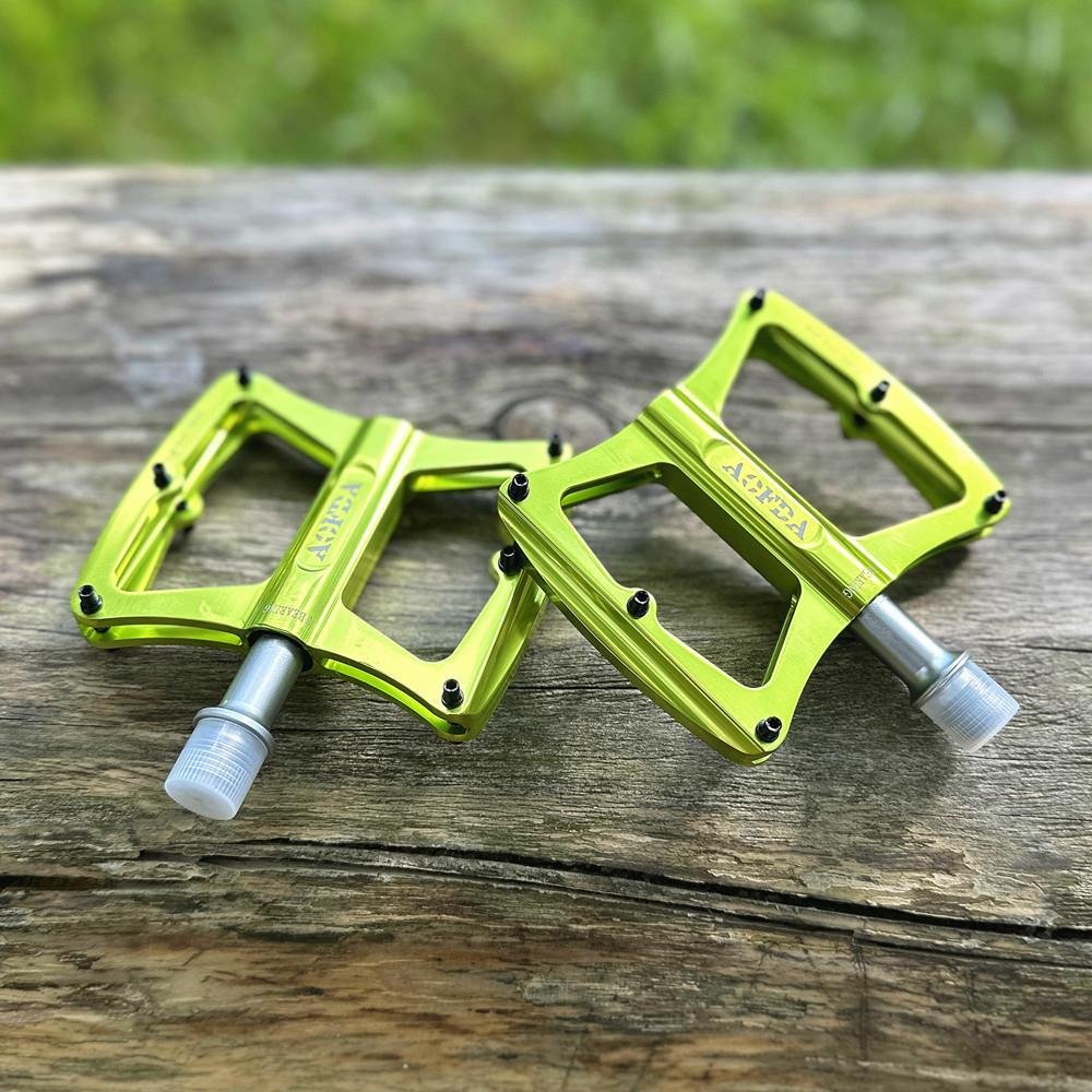 Bicycle Pedals CNC Colorful Aluminum Alloy Ball Bearing Mountain Bike Off-road Accessories