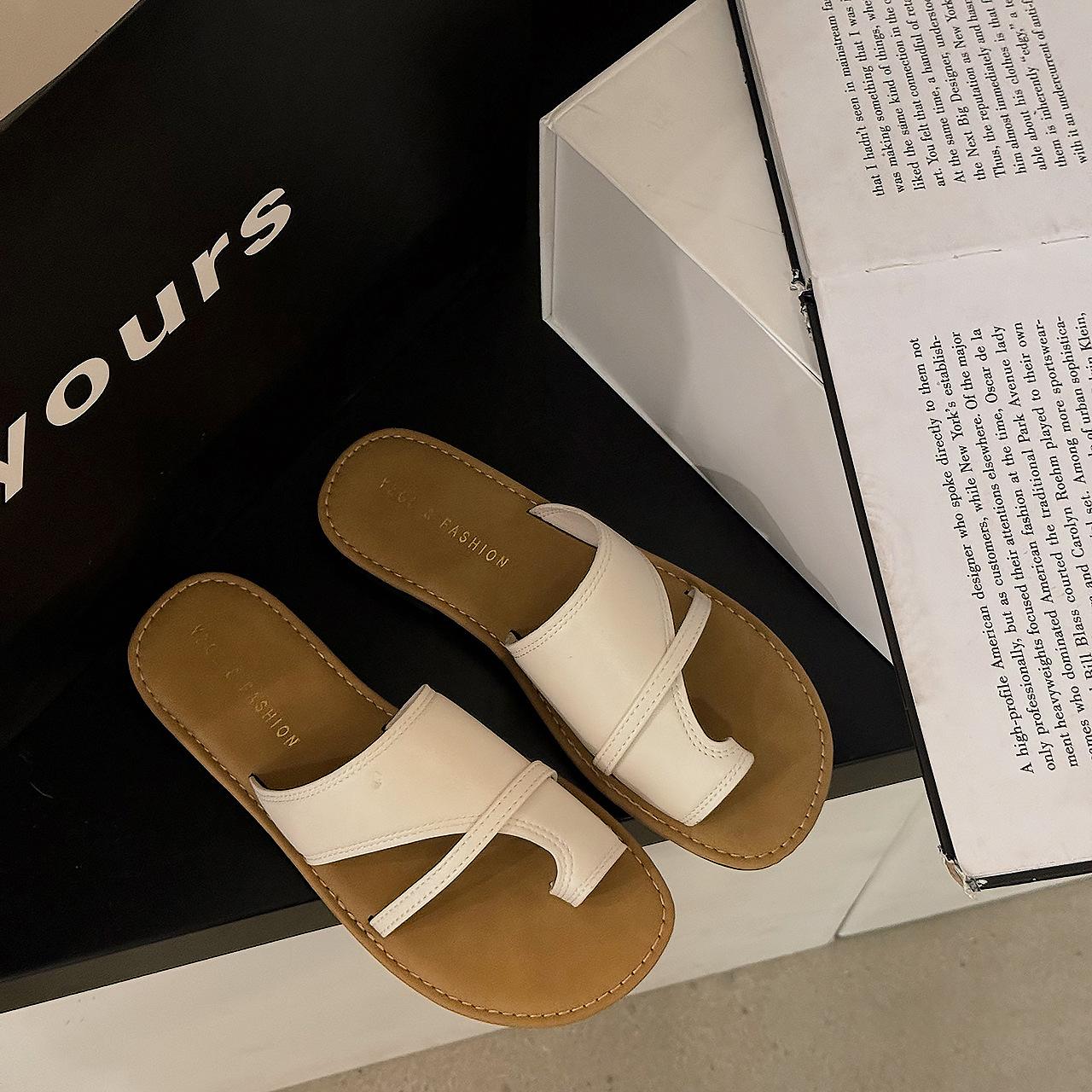 

Тапочки в стиле ретро, женская летняя одежда 2025 года, новая корейская версия, нишевые тапочки с плоским дном и мягкой подошвой, классные пляжные тапочки 35