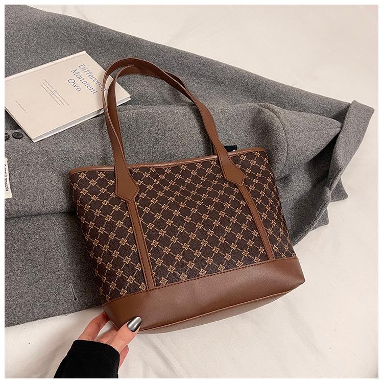 Spring and summer new fashionable presbyopia handbag shoulder bag tote bag women's bag supports a large number of mixed batches