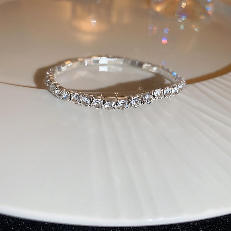 

Эластичный браслет Xiaohongshu Starry Sky Diamond: Универсальный, легкий, роскошный, высококачественный женский аксессуар