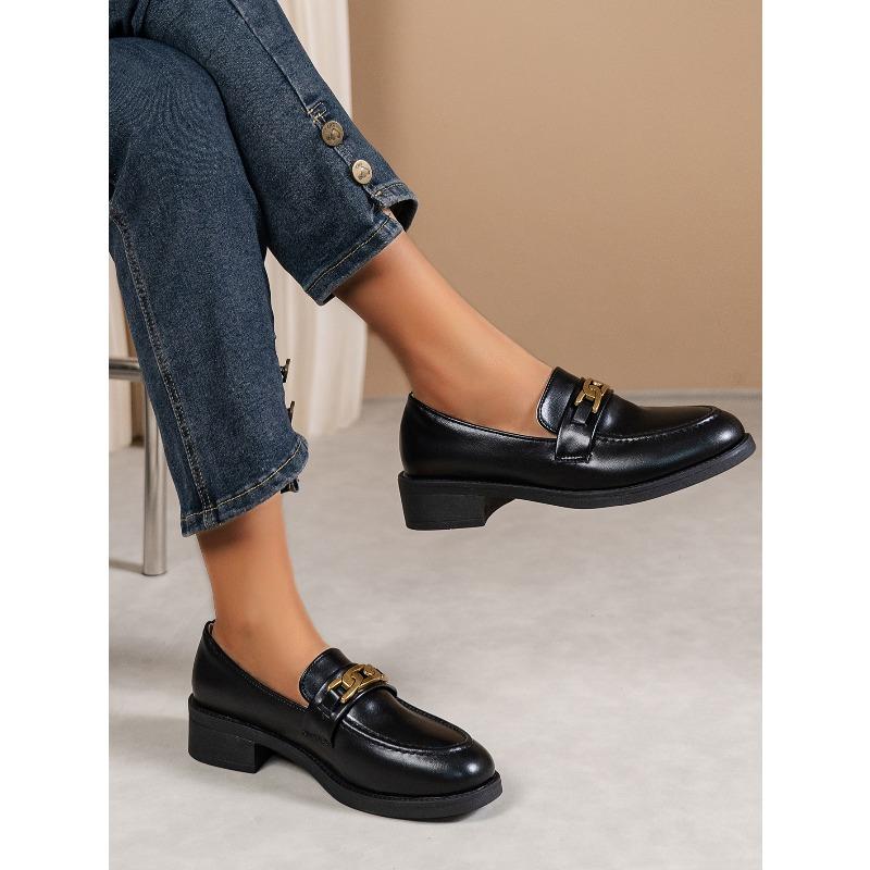 Vintage chain low-top shoes 2025 autumn new plus-size British style mid-heel small leather shoe women
