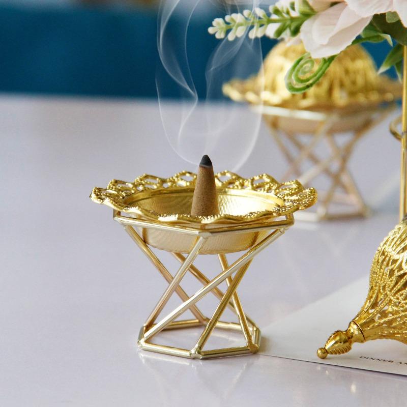 Gold Metal Light Luxury Incense Burner Mini Small Handheld Aromatherapy Burner Home Decoration