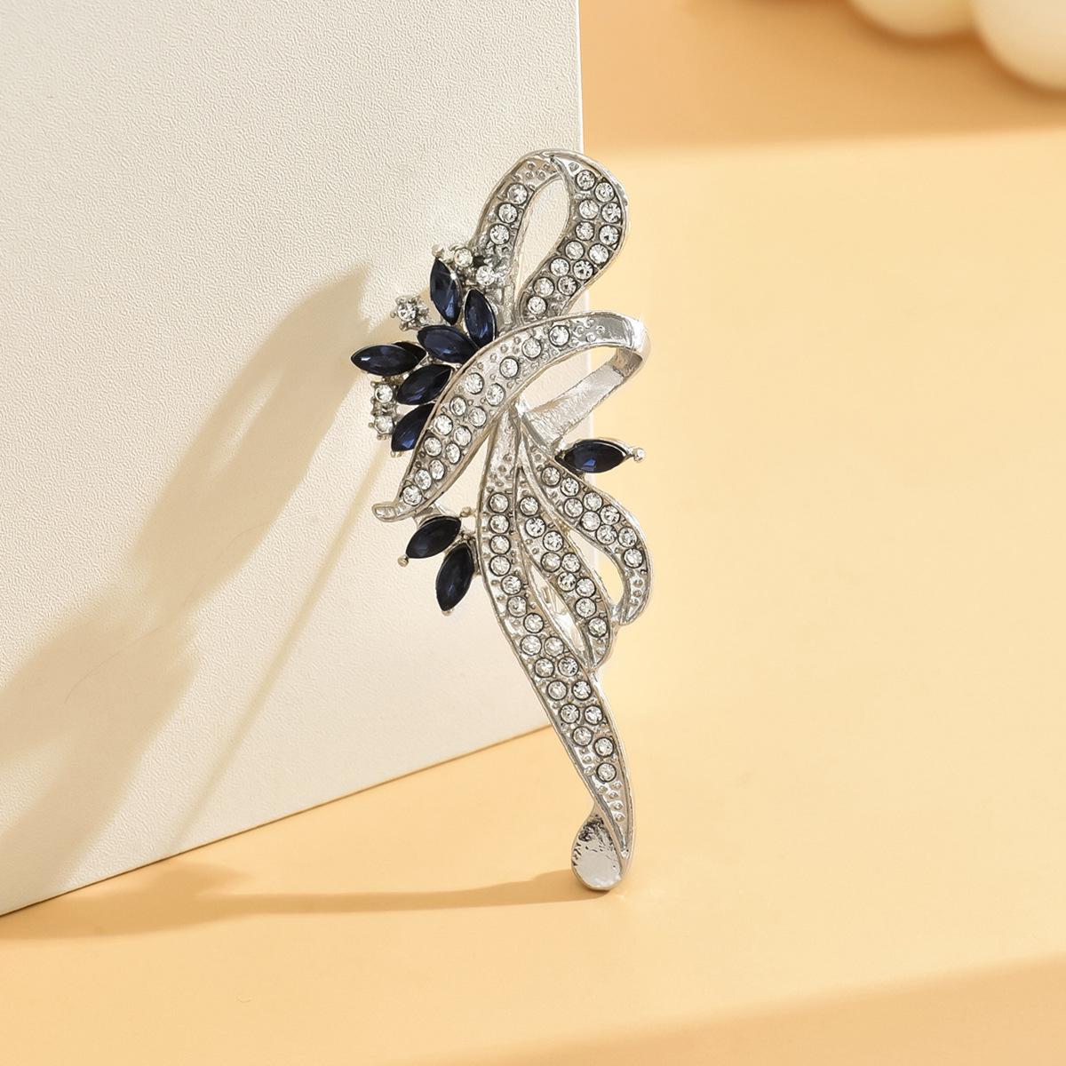 

Роскошная хрустальная брошь: Универсальный европейский и американский аксессуар для костюма-пальто