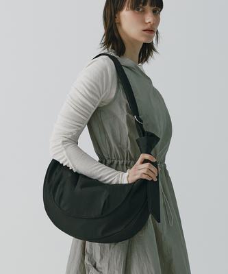 Beipril Robe Crossbody Bag (Black)