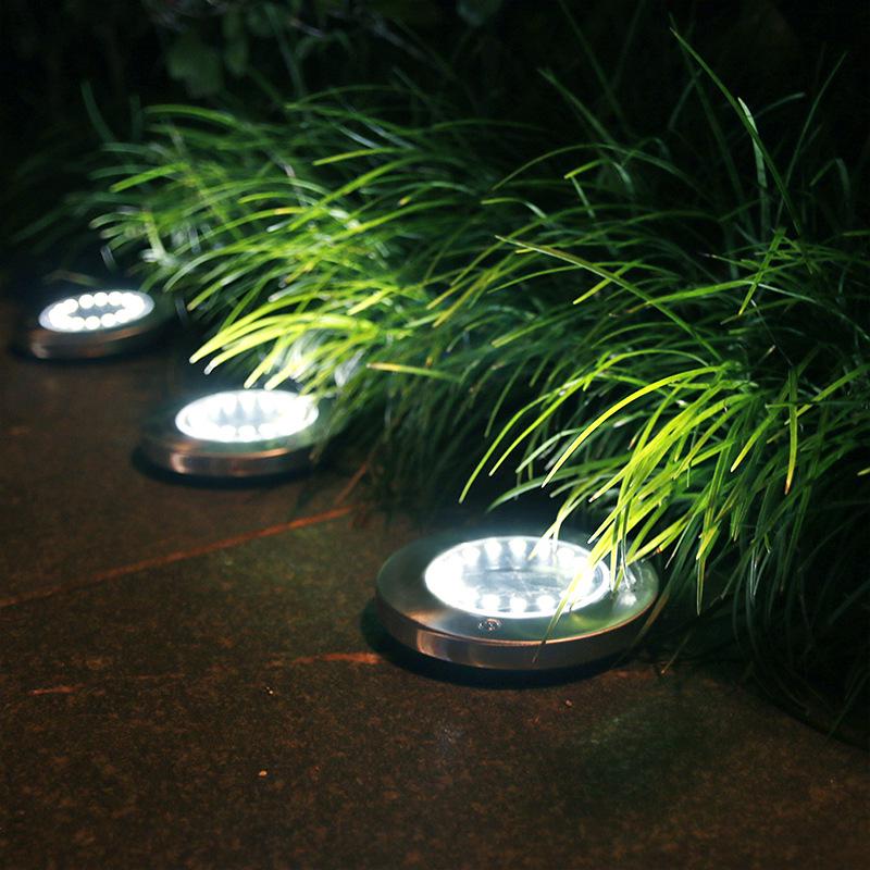 Bunte Solar-LED-Erdspießleuchten für Außenrasen und Garten