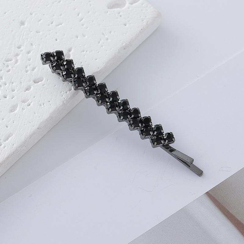 

Set of 2 Fashion Metal Hair Clips with Embedded Rhinestones Durable Hair Accessories for Everyday Use and Special Occasions One Size чорний