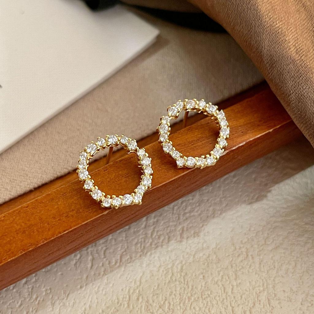 S925 Sterling Silver Zirconia Circle Stud Earrings for Women - Elegant, Fashionable Jewelry with a High-End Feel