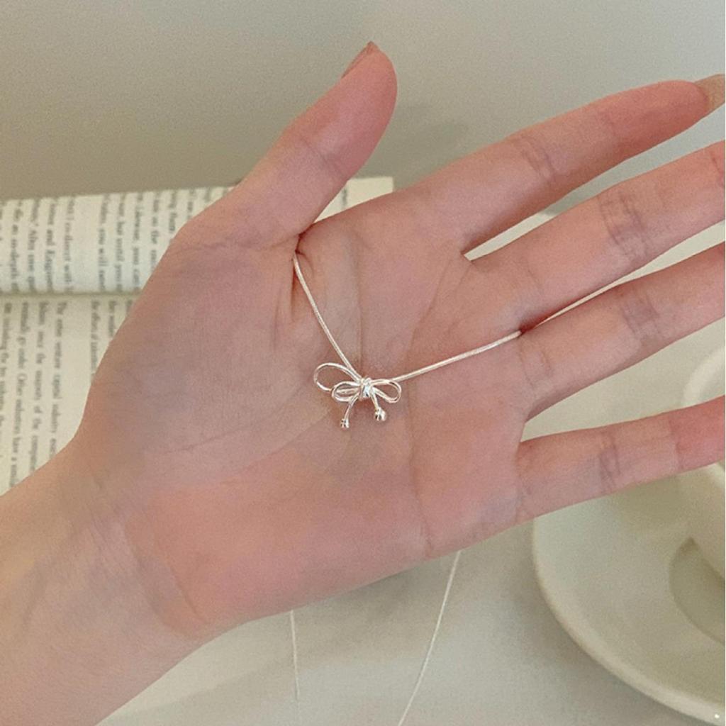 Korean Minimalist Silver Bow Necklace: Elegant, Stylish, Versatile Collarbone Chain