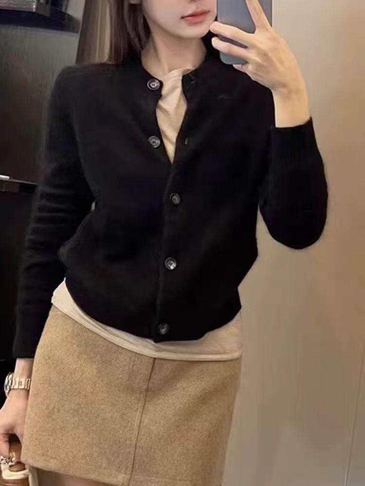 Women's Pure Wool Long Sleeve Round Neck Sweater: Comfy Cashmere Knit Cardigan for Autumn-Winter
