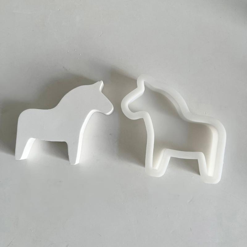 Horse Shaped Resin Molds, Animal Resin Molds for DIY Candle Craft Gypsum Ornaments Cake Fondant Decorations Baking
