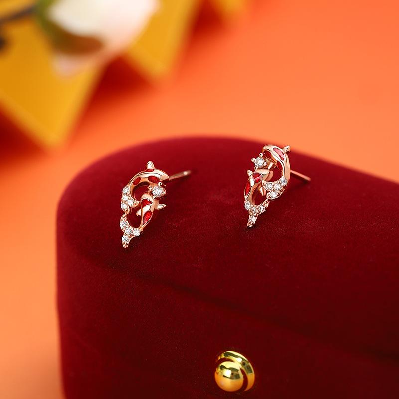 

Багатий та Благородний Карп Безпечна Застібка Намисто з Білого Нефритового Мозку Жіночий Новорічний Темпераментний Набір