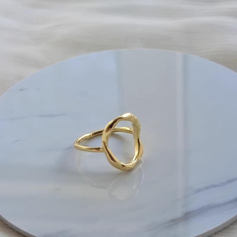 

Неправильная овальная геометрическая форма Широкое глянцевое кольцо на указательный палец Прочный Преувеличенный дизайн линии Кольцо с открытием Кольца Геометрические украшения для вечеринки